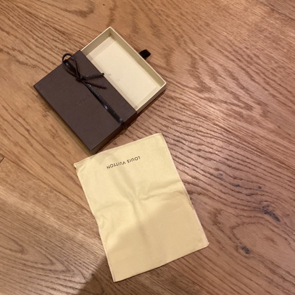 Louis Vuitton box - Picture 3 of 6